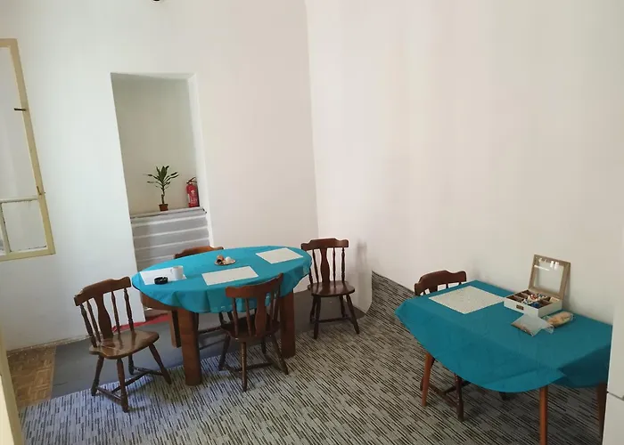 Latin Bridge Hostel *